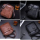 Bolsa Masculina Pequena de Lado